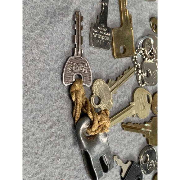 Vintage 32 Key Collection for Crafts & Decor - Picture 7 of 13